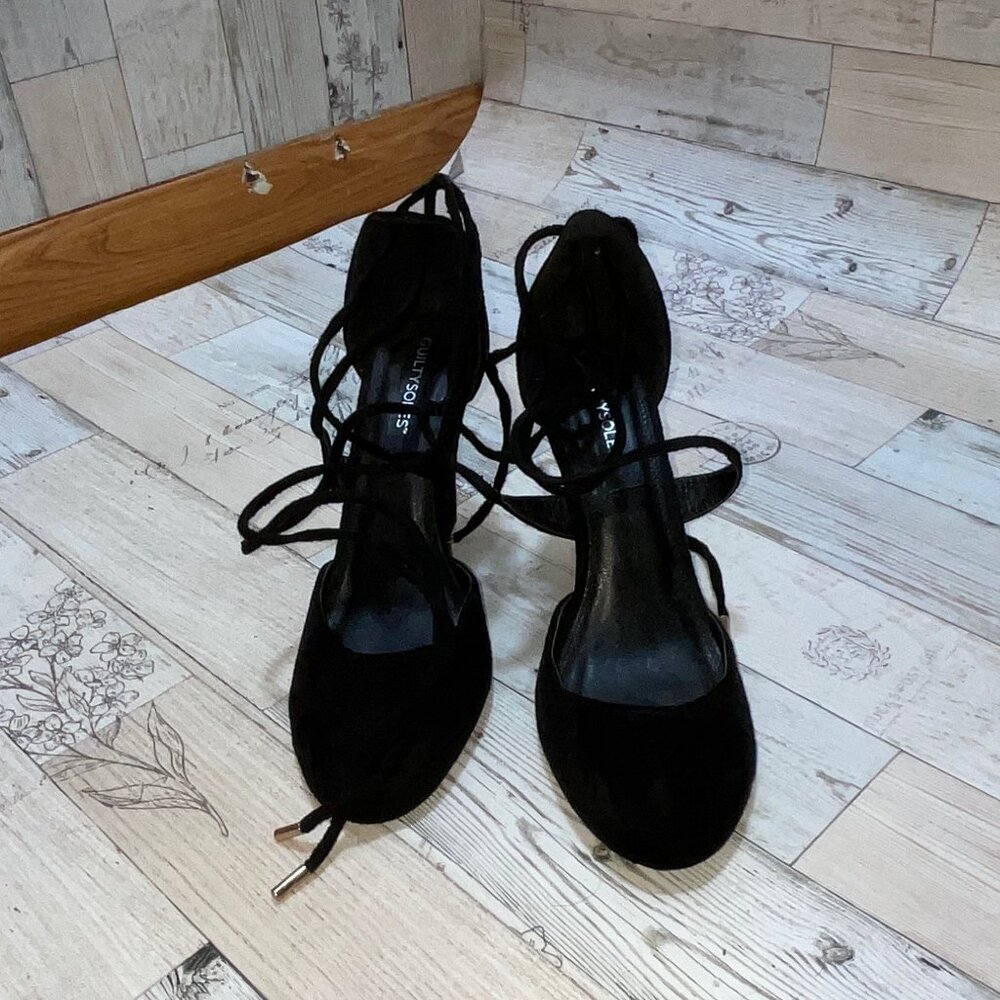 Guilty Soles Black Taryn Wedge Heel